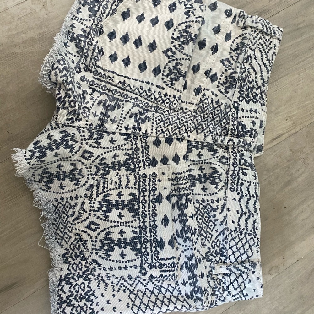 Pacsun Jean shorts a hull head, size 1